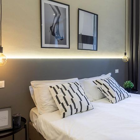 Amazing Studio In The City Center + Wifi トリエステ エクステリア 写真